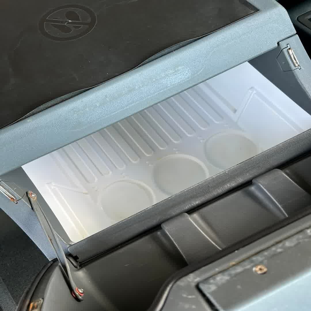 Pranie kabiny ciężarowej, czyszczenie kabiny kierowcy, pranie materacy w kabinie ciężarowej, detailing TIR, czyszczenie samochodu ciężarowego 