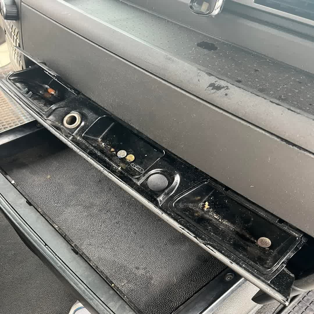 Pranie kabiny ciężarowej, czyszczenie kabiny kierowcy, pranie materacy w kabinie ciężarowej, detailing TIR, czyszczenie samochodu ciężarowego 