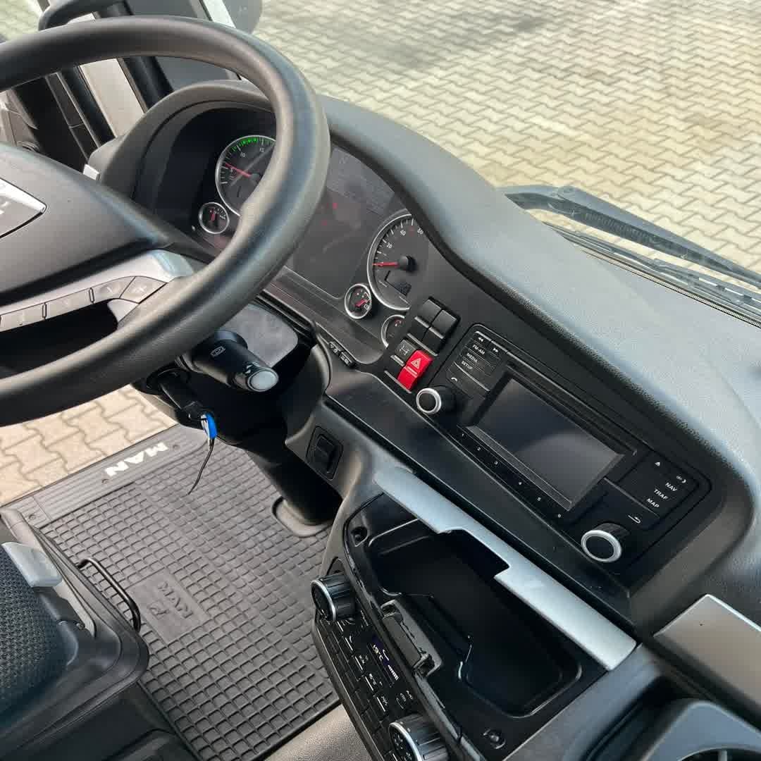 Pranie kabiny ciężarowej, czyszczenie kabiny kierowcy, pranie materacy w kabinie ciężarowej, detailing TIR, czyszczenie samochodu ciężarowego 